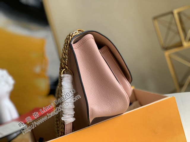 LV專櫃2023新款Monogram Empreinte皮革肩背斜挎女包 M57073 路易威登經典鏈條信使包 dn1164